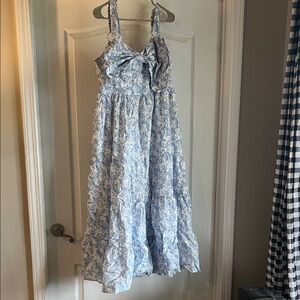 Chic Blue and White Floral Dress
